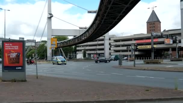 Németország Wuppertal 2022 Körül Egy Villogó Fényű Rendőrbusz Hajt Végig — Stock videók