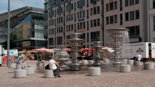 Německo Chemnitz Kolem Roku2022 Tržní Náměstí Lidé Relaxují Blízkosti Nové — Stock video