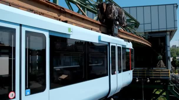 Germany Wuppertal Circa 2022 Wuppertal Suspension Railway Car Turns Terminus — Stock Video