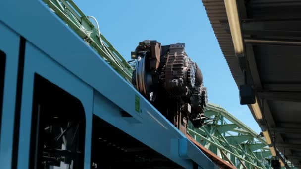 伍珀塔尔悬架铁路有轨电车特写镜头悬挂机构 — 图库视频影像