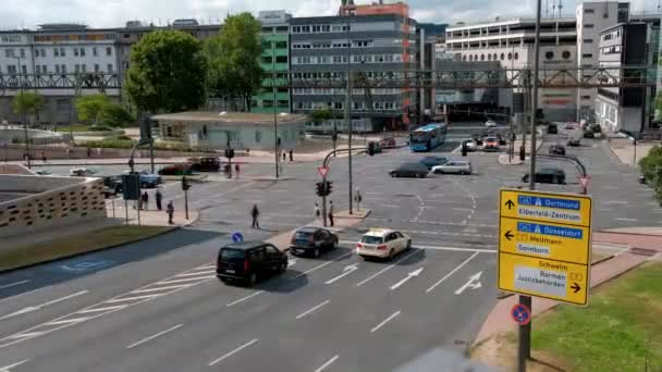 Německo Wuppertal Kolem Roku2022 Čas Vypršel Automobilový Provoz Prochází Velkou — Stock video