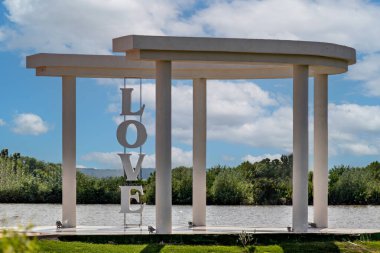 Bu, büyük harflerle 