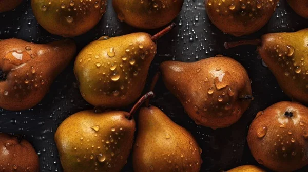 用可见的水滴关闭成熟的梨 — 图库照片