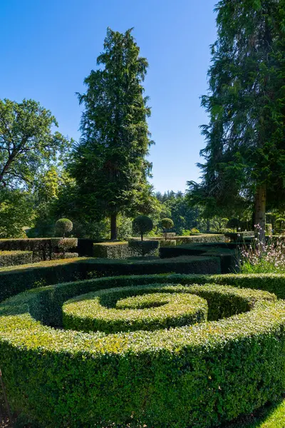 Salignac Eyvigues, Fransa - Ağustos 09.2023: Resimli Eyrignac bahçesi