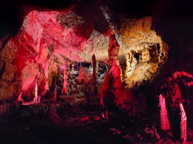 Souillac ile Rocamadour, Lot, Fransa arasındaki Lacave en Quercy 'deki Carbonnires mağaraları