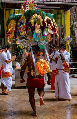 Gombak, Selangor Malezya: 18 Nisan 2025: Batu Mağaraları ve Murugan heykeli (Hindu Savaş Tanrısı) Kartikeya, Skanda, Subrahmanya ve Shanmukha olarak da bilinir..