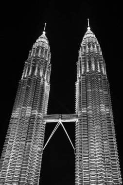 KUALA LUMPUR, My - 18 Nisan 2025: Petronas İkiz Kuleleri. Kuala Lumpur, Malezya.