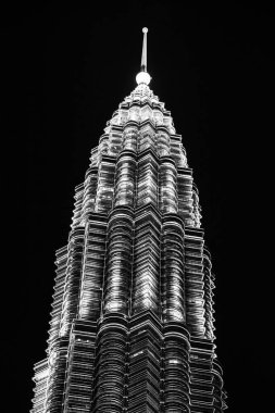 KUALA LUMPUR, My - 18 Nisan 2025: Petronas İkiz Kuleleri. Kuala Lumpur, Malezya.