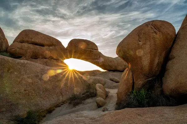 Die Spitzkoppe Bei Sonnenaufgang Eine Gruppe Kahler Granitgipfel Zwischen Usakos Stockbild