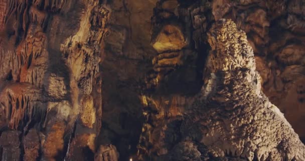 匈牙利阿格泰莱克的巴拉德拉洞穴 — 图库视频影像