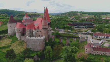 Transilvanya 'daki Vajdahunyad Şatosunun Güzel Hava Manzarası