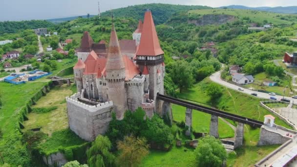特兰西瓦尼亚Vajdahunyad城堡的空中景观 — 图库视频影像