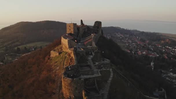 Macaristan Daki Szigliget Kalesinin Havadan Görünümü — Stok video