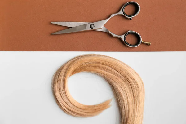 Scissors Piece Blond Hair Professional Barber Hair Cutting Shears Background — Stock Fotó