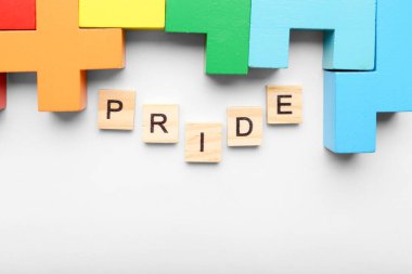 Renkli arka planda gökkuşağı renk küpleri. LGBT haklarının sembolü. Eşitlik kavramı, eşit haklar. Çok renkli soyutlama. Gurur
