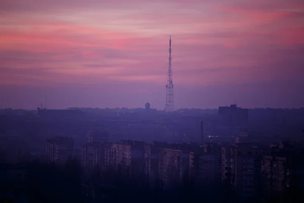 Şehir Bloğunda Dramatik Bir Kırmızı Gün Batımı Geniş Ekran Panoramik — Stok fotoğraf