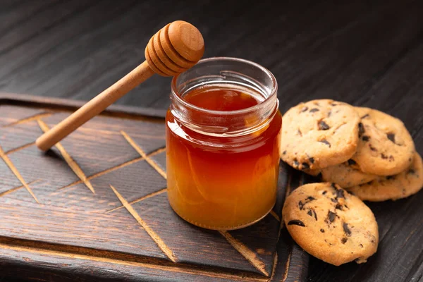 Honey Open Jars Bowl Dipper Homemade Cookies Chocolate Chips Wooden — 图库照片