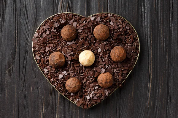 White Milk Dark Chocolate Truffles Chocolate Chips Heart Shaped Box — Stock Photo, Image