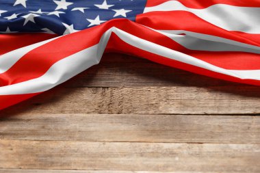 Kırsal ahşap arka planda Amerikan bayrağı, kopyalama uzayı. Amerikan halkının gururu. ABD 'de bağımsızlık, özgürlük ve vatanseverliğin sembolü.