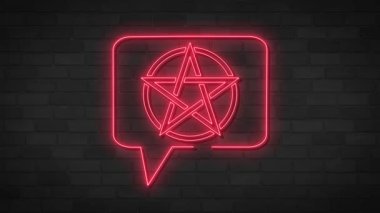 Tuğla Duvarda Kırmızı Pentagram Neon Parıltısı - Bir Pentagram Yüzen Şeklinde Parlayan ve Flickering Neon İşaretinin Büyüleyici Animasyonu Bir Konuşma Balonuyla Tuğla Duvarda Yüzüyor. 4k video.