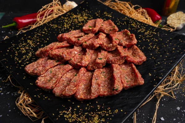 Raw Mince Black Stone Plate Shaped Ground Meat — Stock Photo, Image