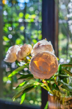 Beyaz güller. Çiçekli çiçek buketi