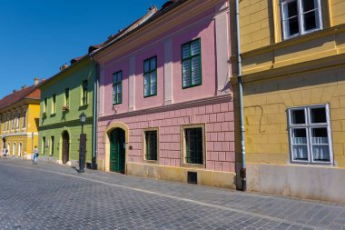 Budapeşte, Macaristan - 3 Eylül 2022: Budapeşte 'de geleneksel renkli evler