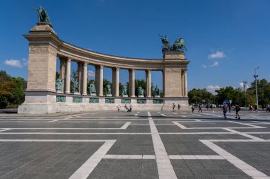 Budapeşte, Macaristan - 3 Eylül 2022: Kahramanlar Meydanı 'ndaki Milenyum Anıtı - Hosok Tere