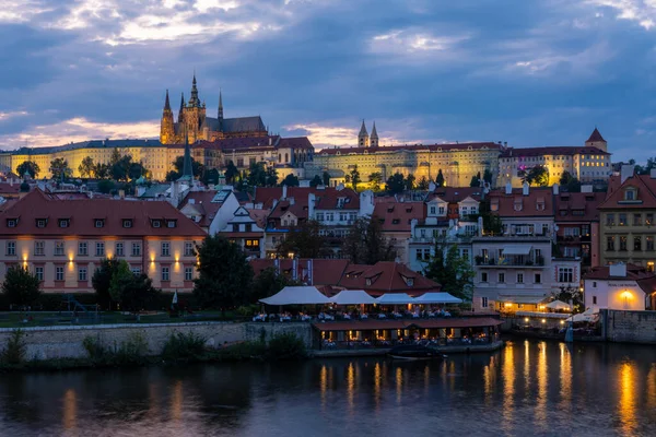 Praga Czechy Września 2022 Praga Zamek Praski Zachodzie Słońca — Zdjęcie stockowe