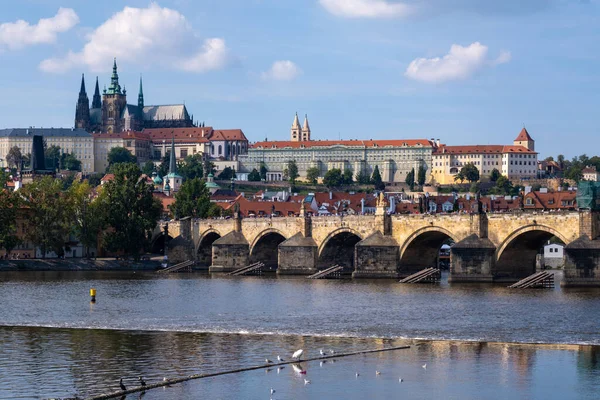 Praga República Checa Septiembre 2022 Puente Carlos Río Moldava Castillo — Foto de Stock