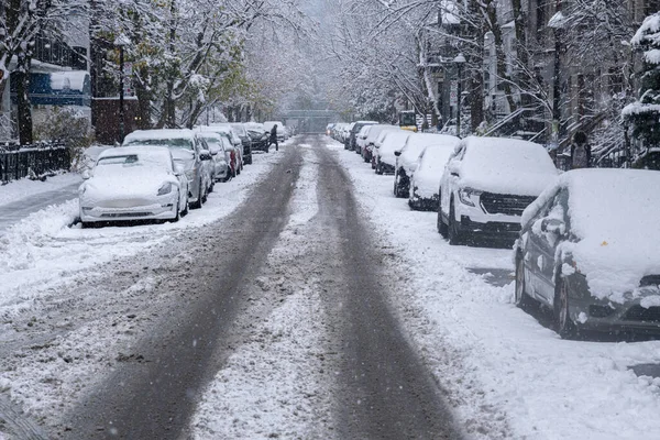 Montreal Canada November 2022 Автомобілі Покриті Снігом Після Першого Снігового — стокове фото