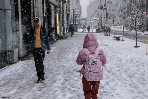 Монреаль Калифорния Ноября 2022 Года Первый Снегопад Сезона Ударяет Городу — стоковое фото