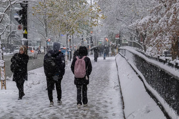 Монреаль Калифорния Ноября 2022 Года Первый Снегопад Сезона Ударяет Городу — стоковое фото