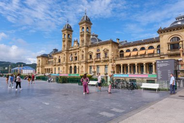 Donostia-San Sebastian, İspanya - 15 Eylül 2022: San Sebastian Belediye Binası, Donostiako Udala