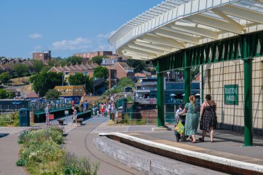 Folkestone, İngiltere - 9 Temmuz 2023: Folkestone Liman Tren İstasyonu