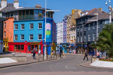 Folkestone, İngiltere - 9 Temmuz 2023: Folkestone Creative Quarter, Folkestone Old High Street