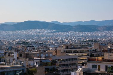 Atina, GR - 29 Temmuz 2023: Atina 'nın panoramik manzarası, Yunanistan' ın başkenti