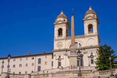 Roma, IT - 11 Ağustos 2023: Kutsal Kalp Enstitüsü Trinita dei Monti