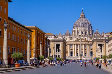 Roma, IT - 11 Ağustos 2023 Via della Conciliazione ve St. Peter Bazilikası