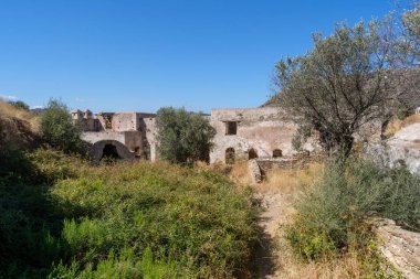 Yunanistan 'ın Naxos kentindeki Kalamitsia' daki Eski Cizvitlerin kalıntıları