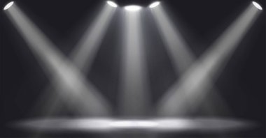 Karanlık arka plandaki spot ışıklarından gelen parlak beyaz ışıklar. Stüdyo ışıklandırma efektleri, sahne aydınlatma.