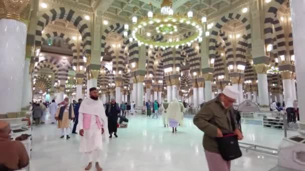 Medina Saudi Arabia January 2023 Pan View Ceiling Interior Nabawi — Stock Video