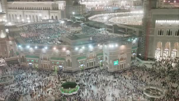Fågelperspektiv Muslimska Pilgrimer Lämnar Masjid Haram Moskén Kung Abdul Aziz — Stockvideo