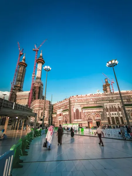 Personas Identificadas Caminan Hacia Mezquita Haram Meca Arabia Saudita Con Imagen De Stock