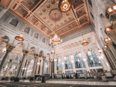 SAUDI ARABIA-HAZİRAN 'IN KINGDOM 1 Haziran 2023: Müslüman hacılar, Suudi Arabistan' ın Makkah kentindeki yeni Kral Abdullah uzantısında dua ediyorlar. Yeni uzantının USD30 milyar dolara mal olması bekleniyor.