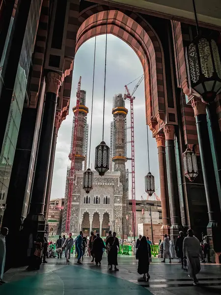 Mecca Królestwo Saudi Arabia Ksa Czerwca 2023 Sylwetka Osób Wychodzących Obraz Stockowy