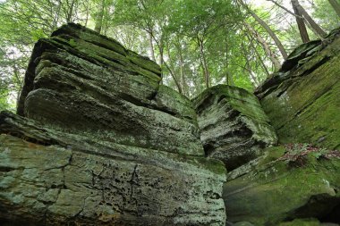 Etkileyici kumtaşı oluşumları - Cuyahoga Vadisi Ulusal Parkı, Ohio