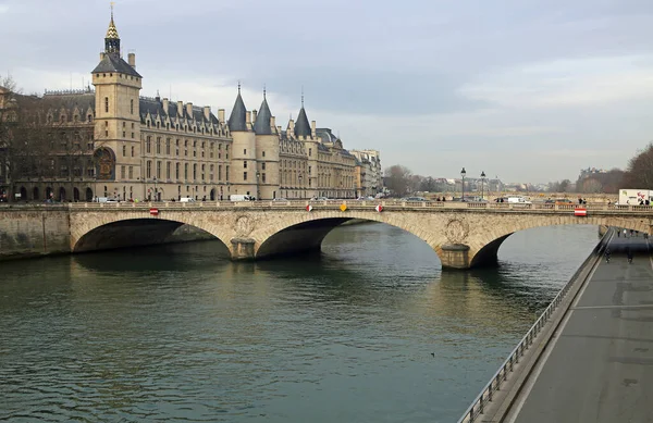 Conciergerie Seine River Parigi Francia — Foto Stock