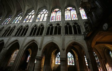 Atari salonu ve üst pencereler Saint-Severin Kilisesi - Paris, Fransa