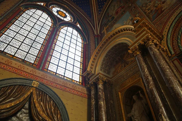 Оглядаючи Вікно Церква Сен Жермен Дес Перс Xvi Століття Париж — стокове фото
